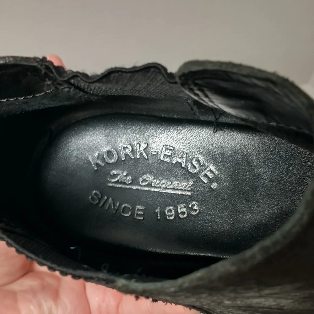 LIKE NEW Kork-Ease Kama Leather Chelsea Boot, Black, Women's Size 8.5,‎ Rocker